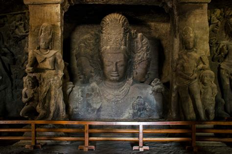  Elephanta Caves! An Unforgettable Journey Through Ancient Indian History and Mysticism