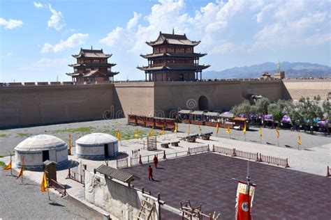 La Fortezza di Jiayuguan: Una Sentinella Storica Contro l'Invasione Mongola!